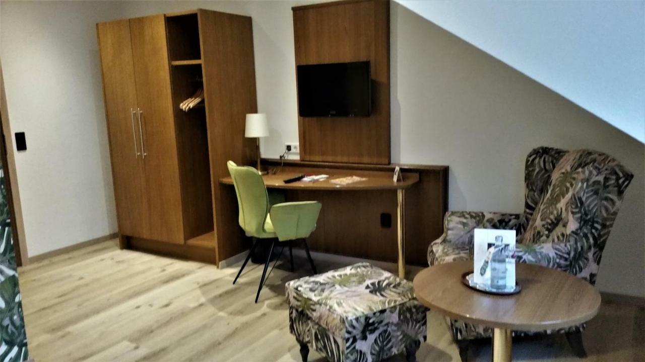 Land-Gut Hotel Zur Bruecke Garni Drolshagen エクステリア 写真