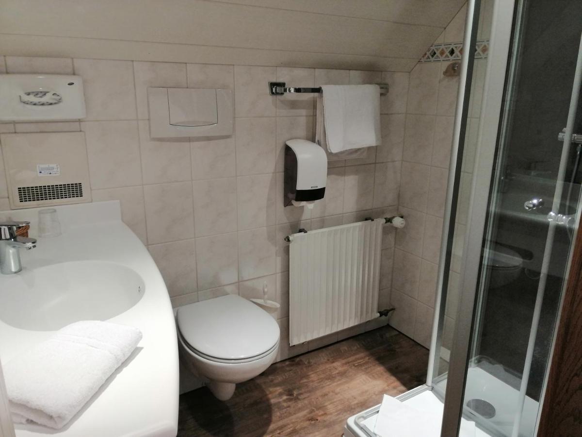 Land-Gut Hotel Zur Bruecke Garni Drolshagen エクステリア 写真